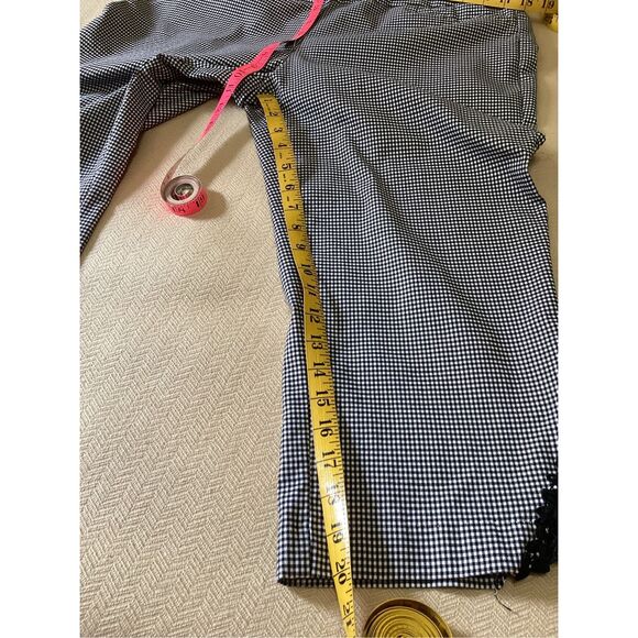 CJ Banks Capris 14 Average - Picture 4 of 8